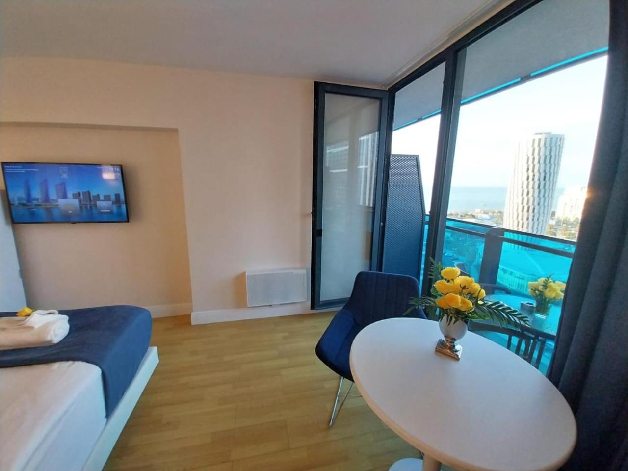 Apart-Hotel Orbi City บาทูมิ ภายนอก รูปภาพ