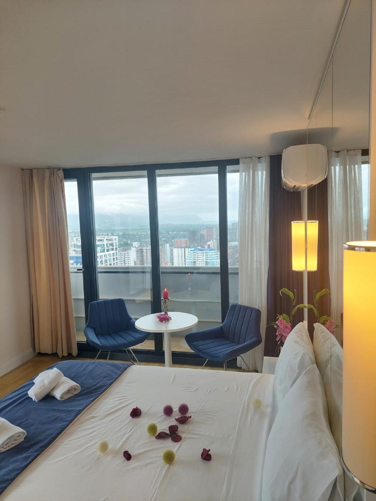 Apart-Hotel Orbi City บาทูมิ ภายนอก รูปภาพ
