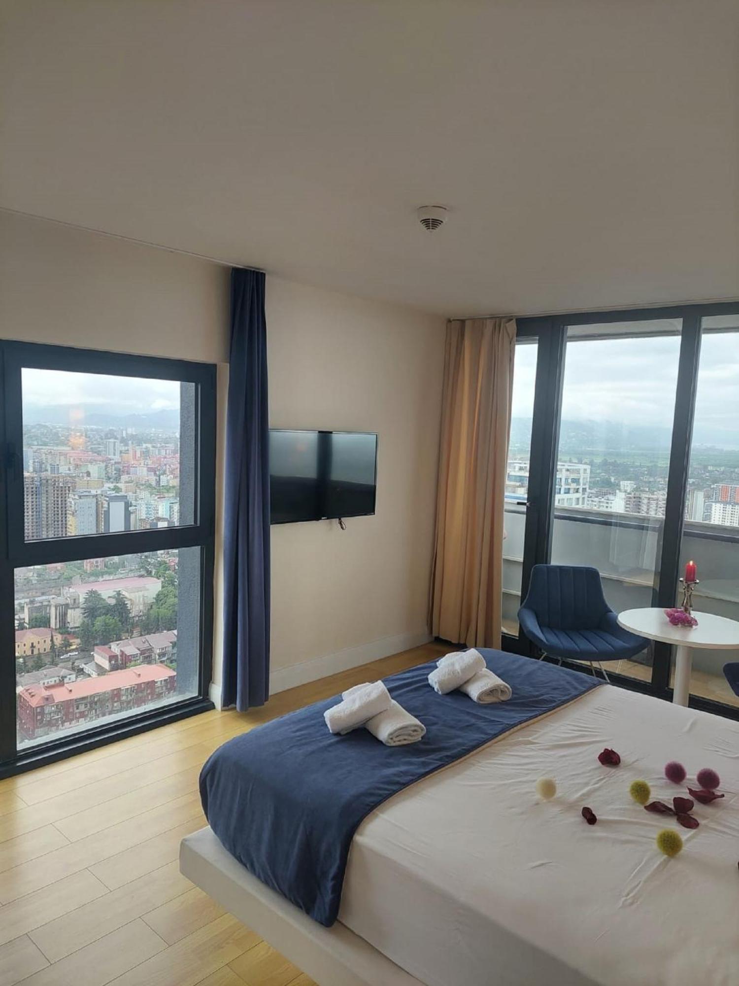 Apart-Hotel Orbi City บาทูมิ ภายนอก รูปภาพ